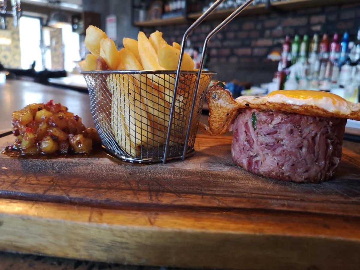 Cardiff Arms Bistro & Hotel Treorky Eksteriør bilde